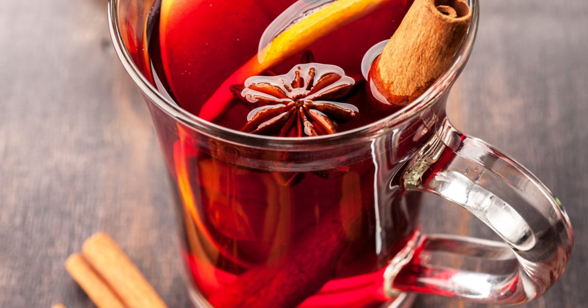 VANILLA POMEGRANATE MULLED WINE - JustineCelina